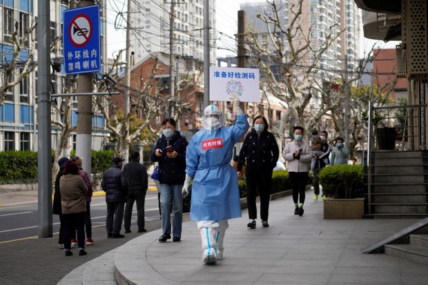 中國疫情｜網上搜索「移民」增逾百倍 上海位居榜首 中介：對防疫方式不滿