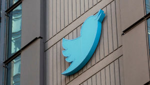 用戶變股東｜馬斯克被動持有Twitter逾9%股權 曾質疑未遵守言論自由 考慮另建新平台