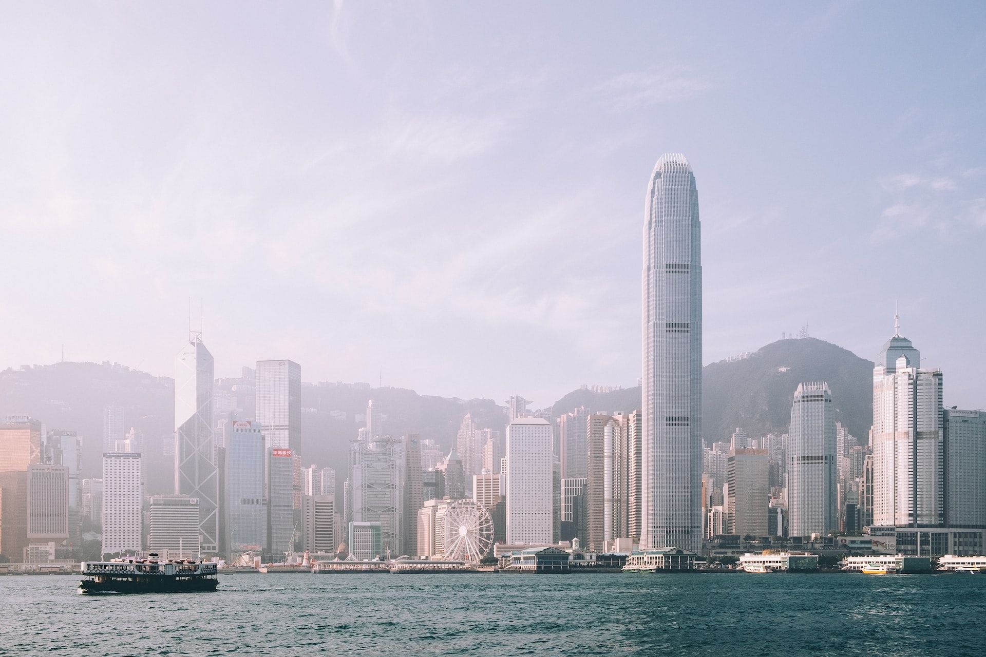 經濟低迷｜香港甲級寫字樓空置率創新高 長江中心21%辦公室丟空