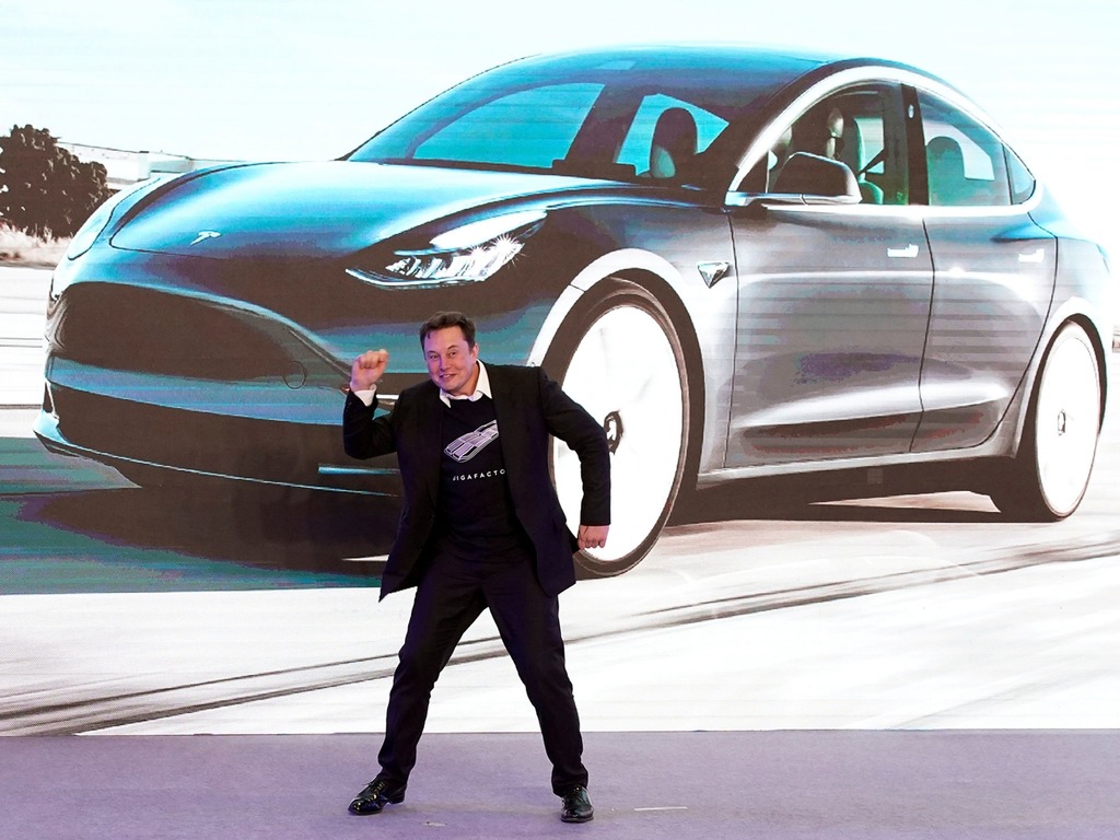 大讚中國｜馬斯克讚中國電動車領先世界 小鵬CEO回應：起碼還需10年努力