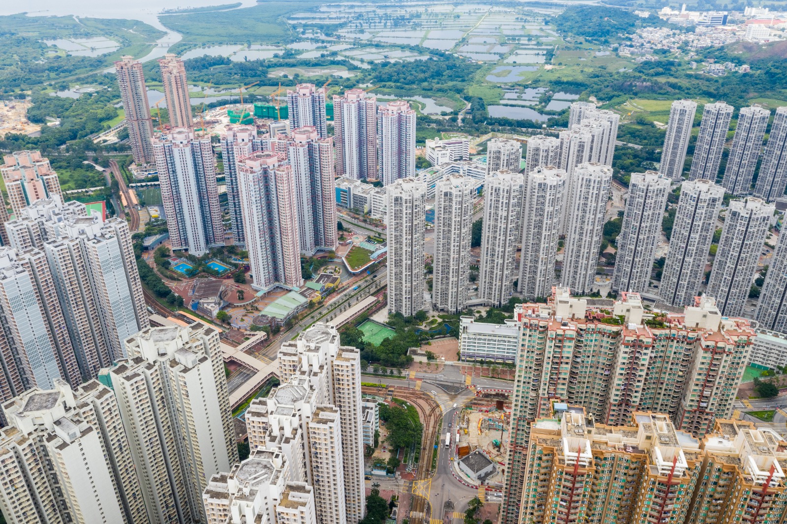 瑞銀報告｜港樓價脫離「泡沫區」 近八年首次 風險跌至全球第6 新加坡排19位