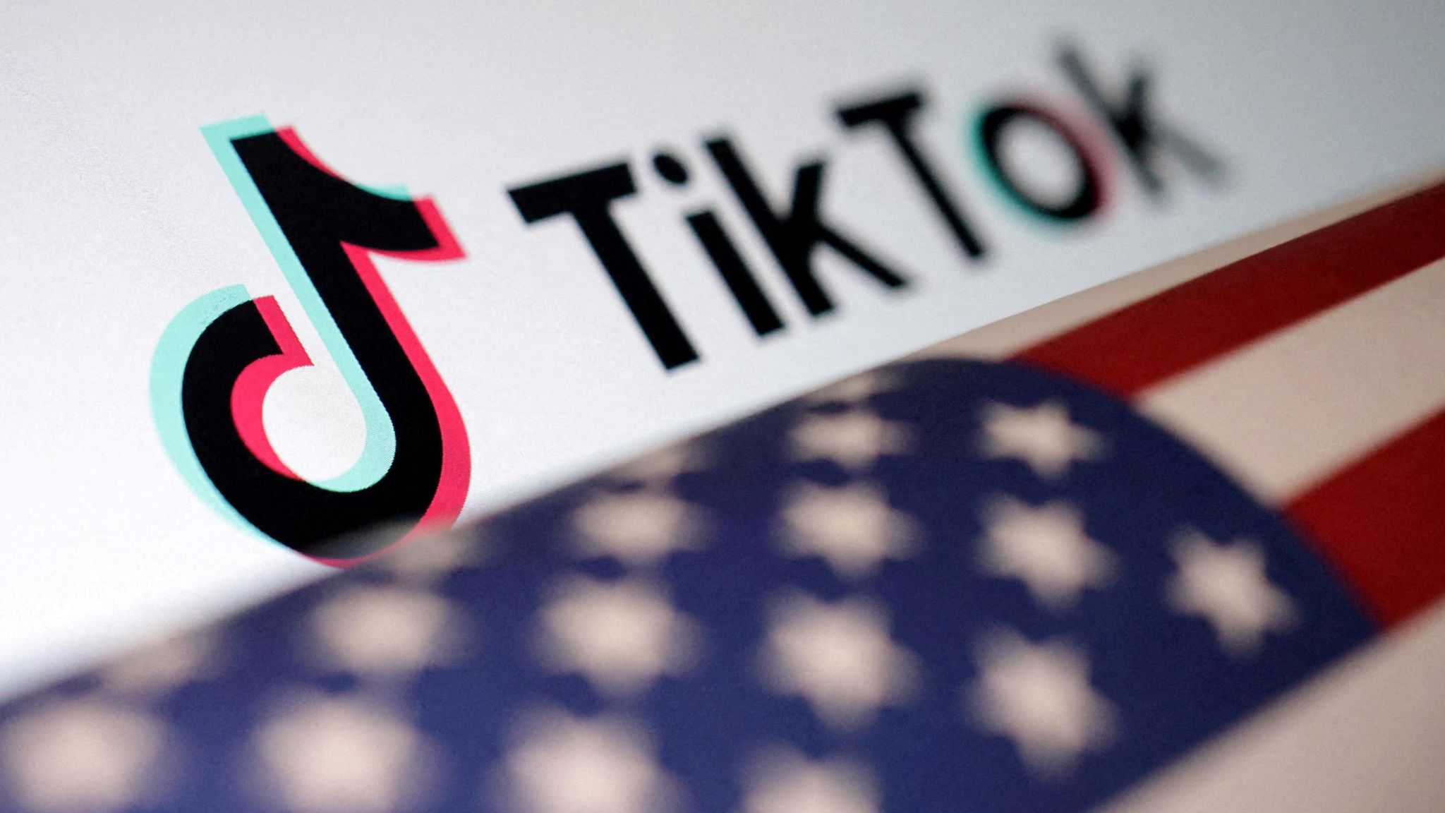 中美衝突｜拜登簽TikTok剝離法案 若不出售將全國被禁 TikTok：將繼續營運