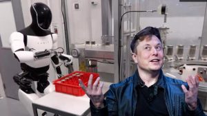 人形機器人｜馬斯克：Tesla人形機器人明年生產供內部使用 望2026年可量產外銷